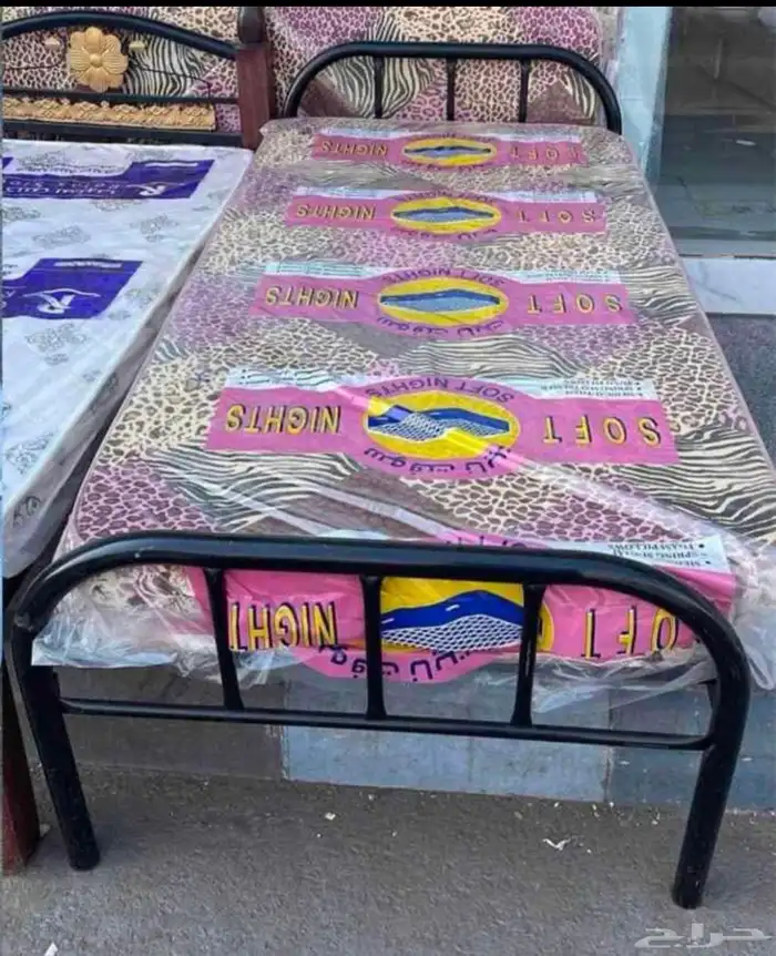 غرفة نوم كاملة  أثاث منزلي  سرير ودولاب وبطانيات 19