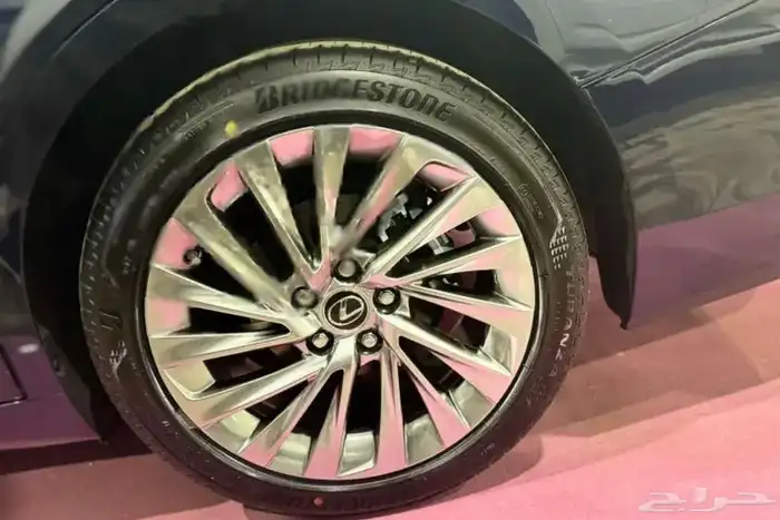 لكزس 350 فئة CC 3