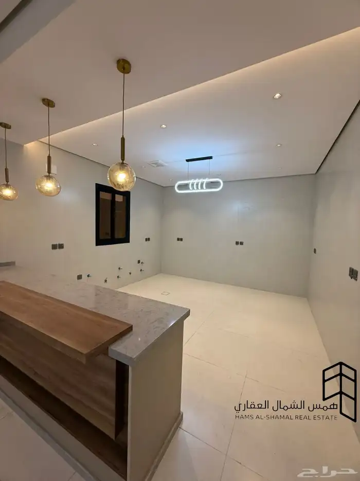 للبيع روف ارضي حي الاخضر 5
