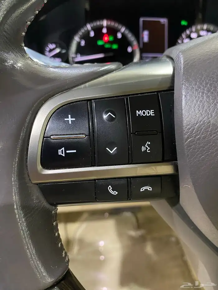 لكزس LX 570 المديل 2018 العدد 201 الف 8