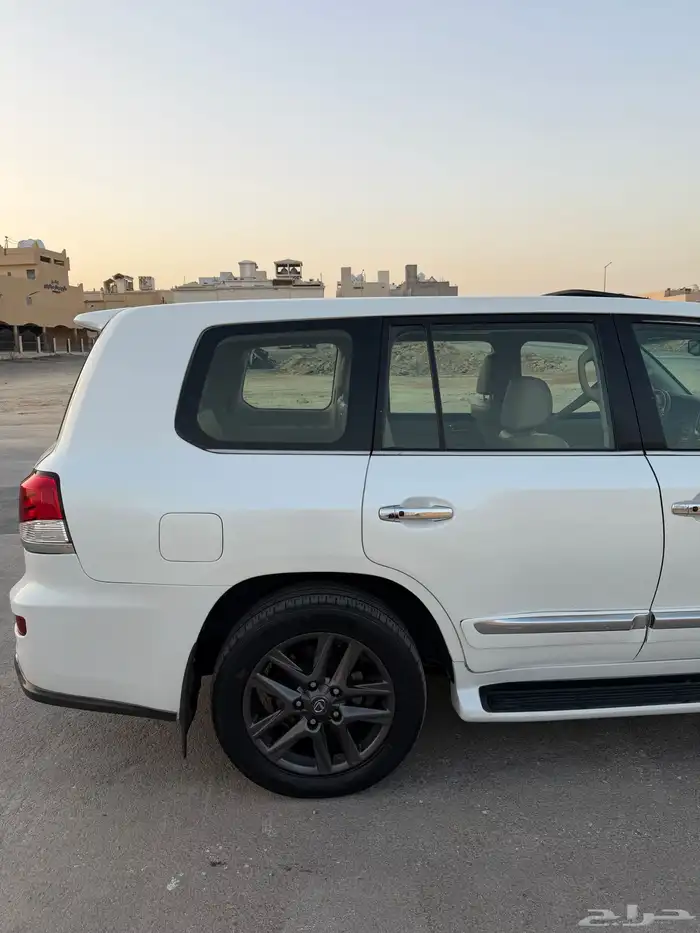 لكزس LX570 4