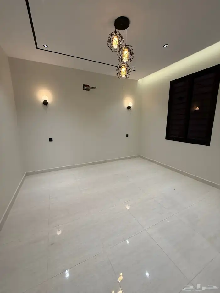 للبيع روف بملحق علوي ومشب احد رفيده 13