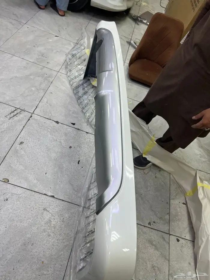 لحيه او زوايد جيب لاندكروزامامي وخلفي 2011 VXR 0