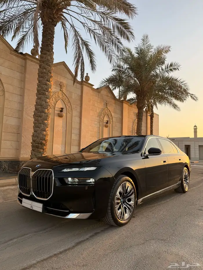 بي ام دبليو 735 ناغي فل كامل سكاي لاونج اسود 2023 بسعر مميز 1