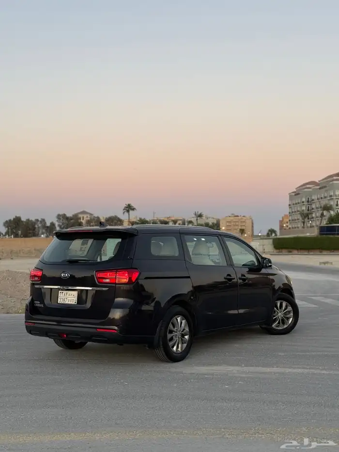 Kia Grand Carnival 2019 - Excellent Condition 2