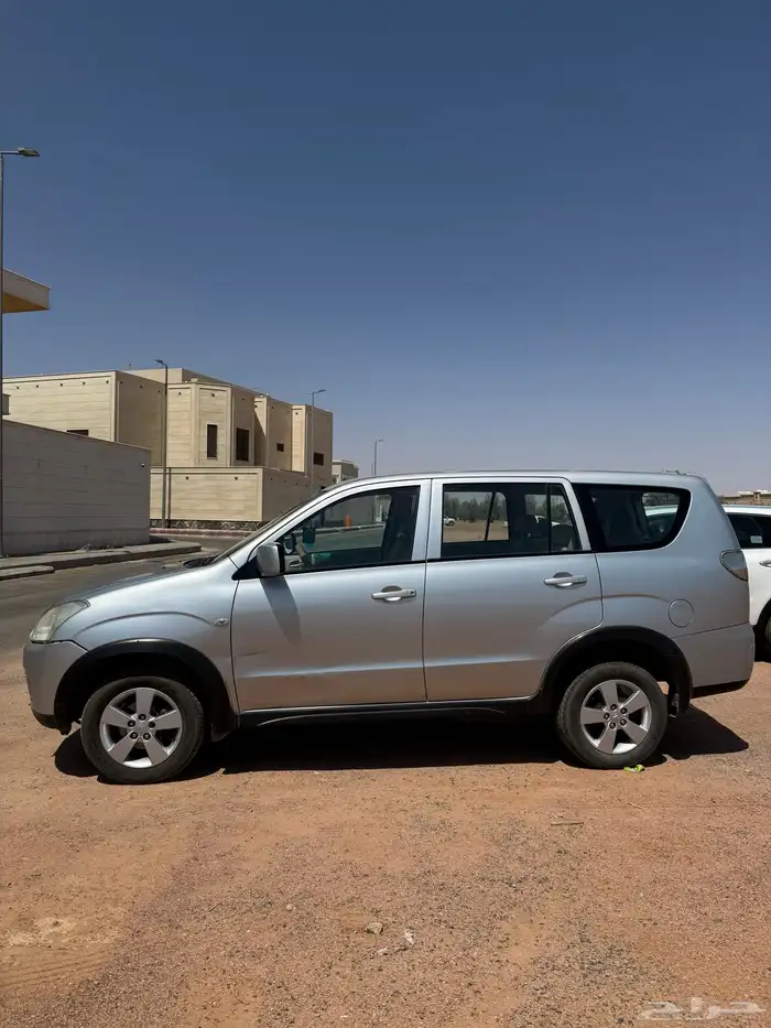 فان موتسوبيشي z7 2