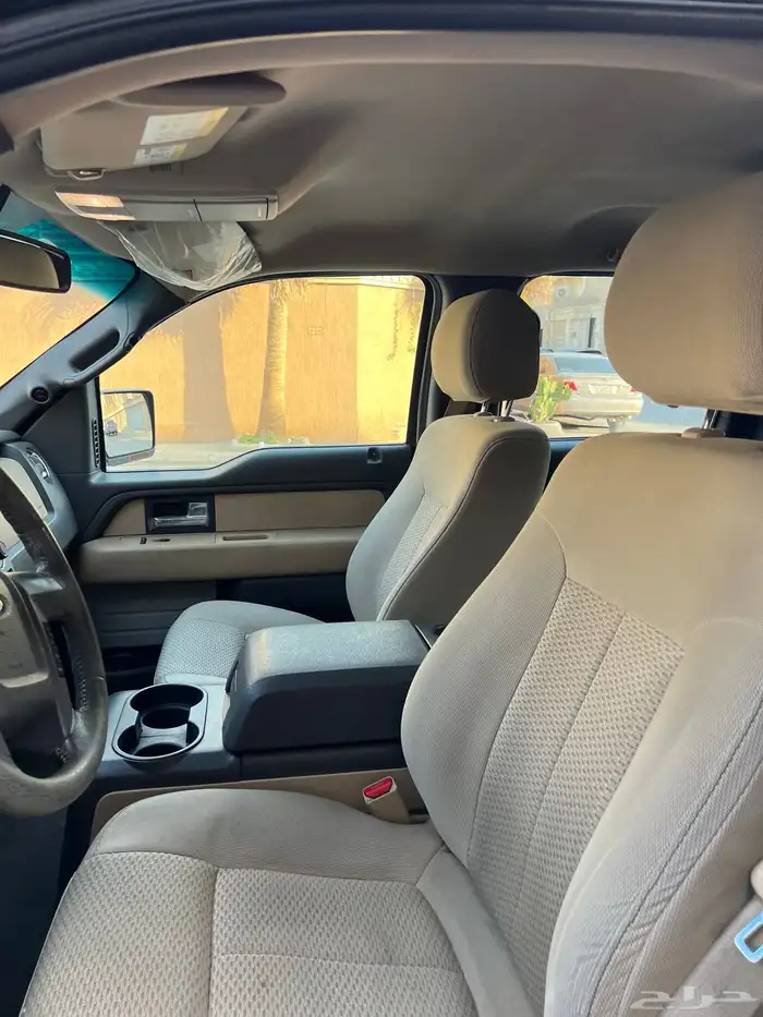 للبيع وانيت فورد اف f150 موديل 2014 غمارتين 10