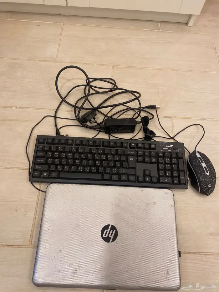 لابتوب HP مع الكيبورد والفارة والشاحن حقه 0