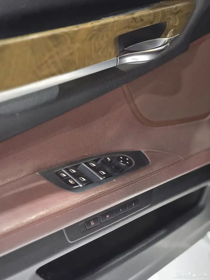 بي ام دبليو 750Li موديل 2012 بحالة ممتازة 17