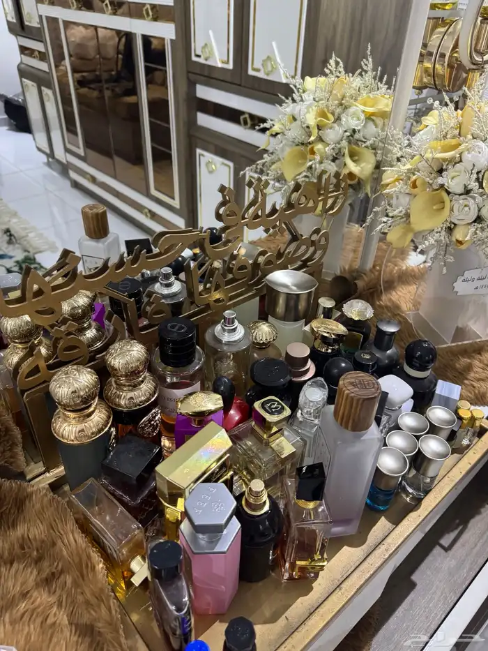 استاند عطور او مكياج 1