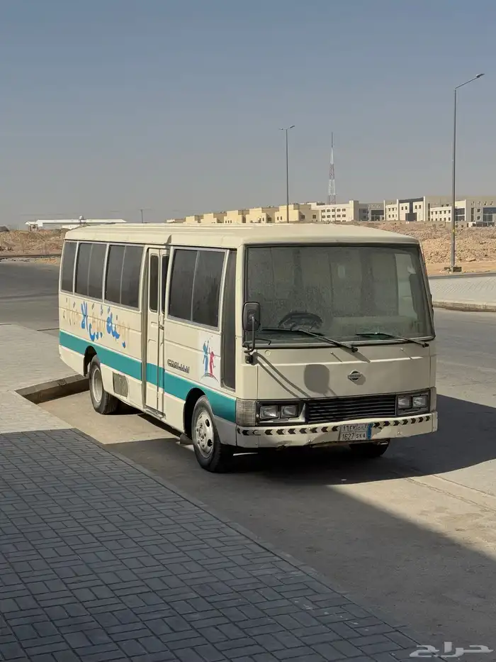 للبيع باص نيسان المديل 95 رقم الجوال 0