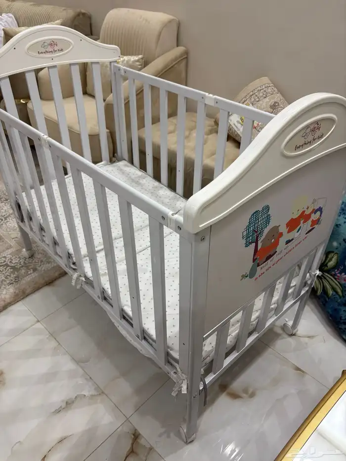 سرير اطفال جديد ونظيف 2