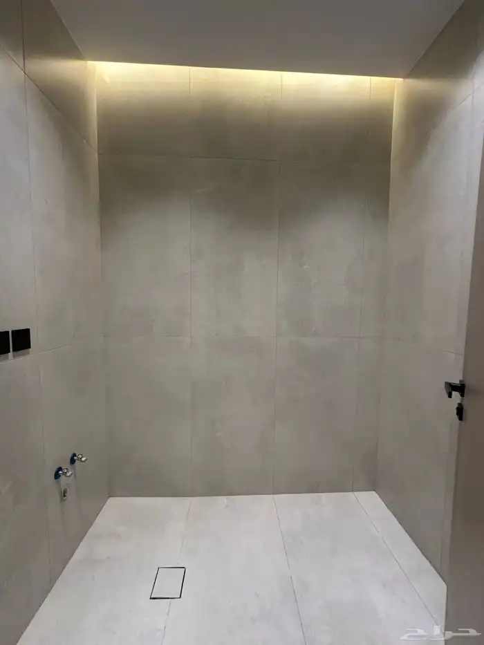 للبيع شقق فاخره في جده حي النزهة 7