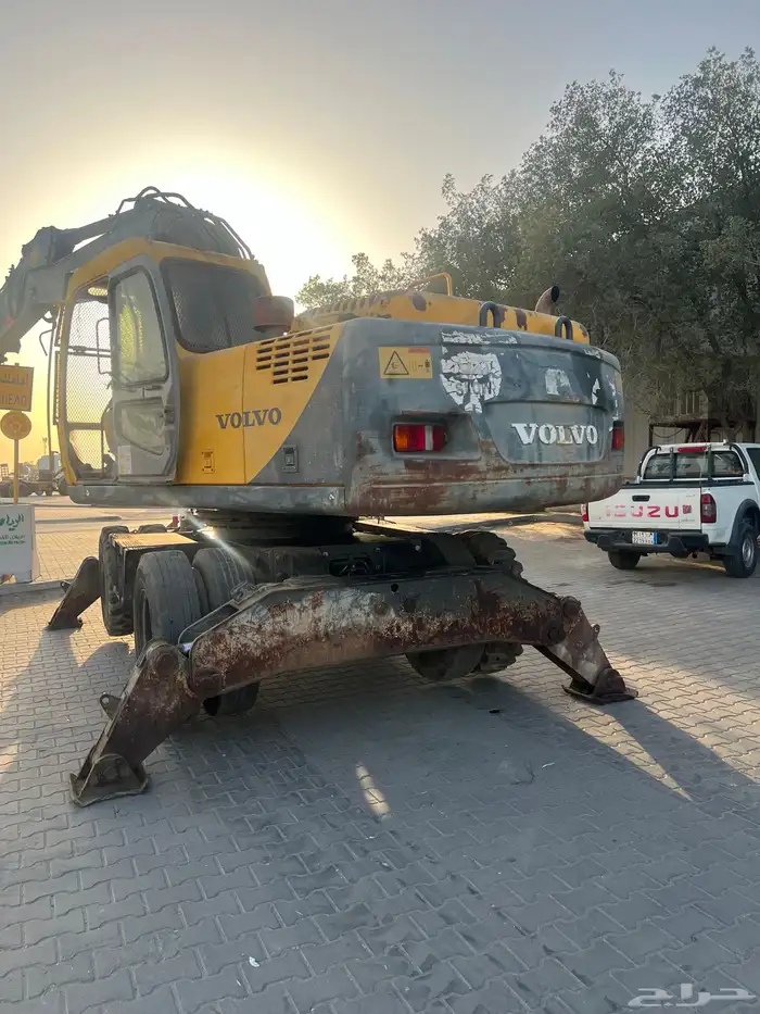 بوكلين كفرات للبيع حجم 170 موديل 2001 شد بلد لوحات مالك اول 2