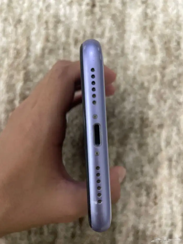 ايفون 11 العادي 9