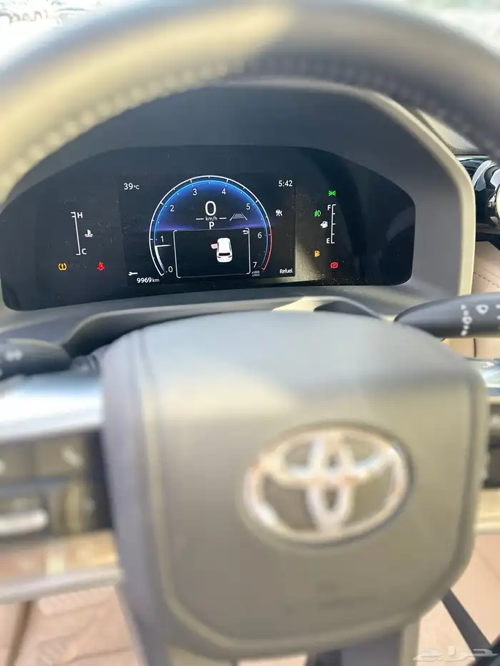 تويوتا لاندكروزر الموديل2025 فل كامل ورد الكويت رقم5 9