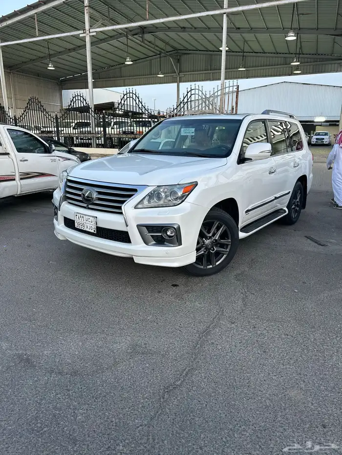 لكزس Lx570 موديل 2015 فل كامل 0