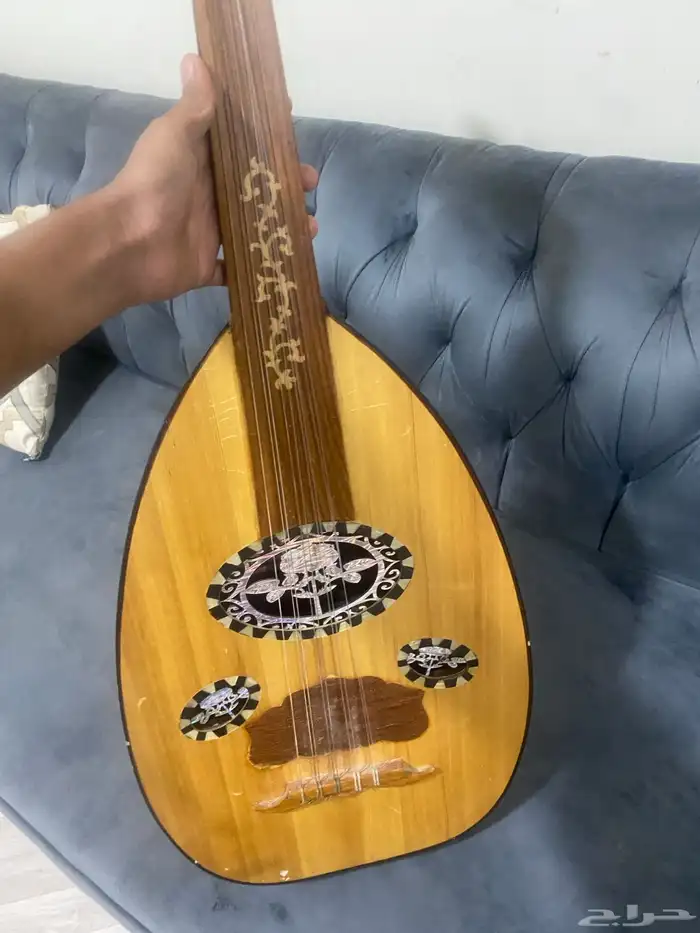 عود جديد ما في شي بس مكسور 0