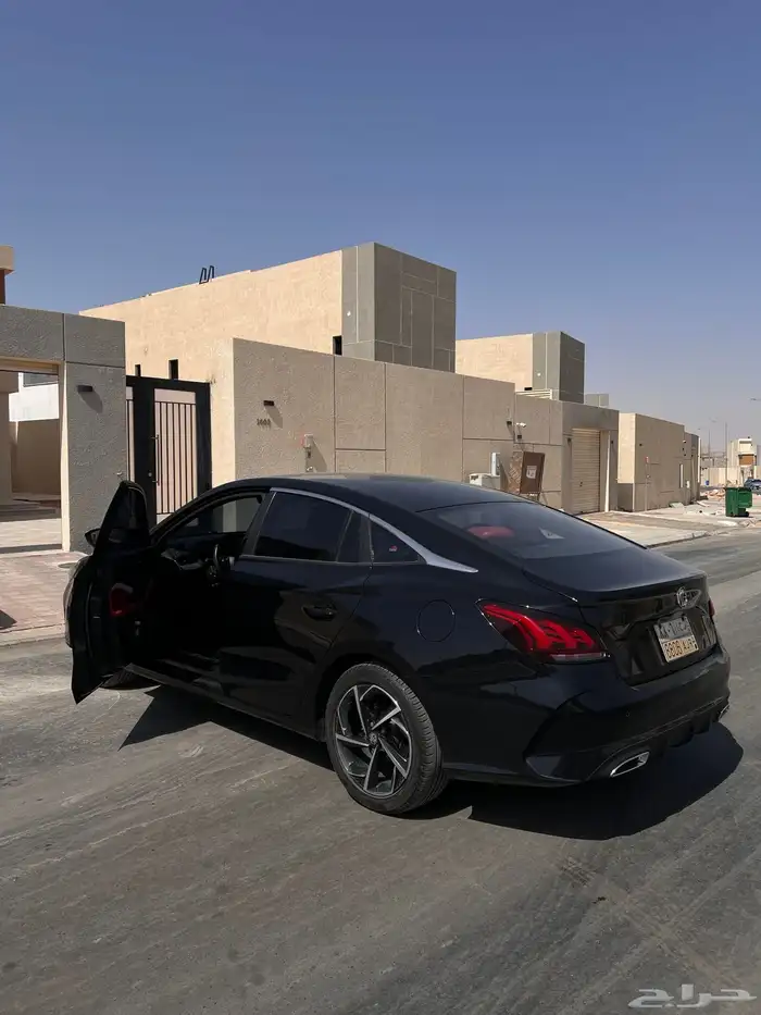 تنازل MG GT 2022 3