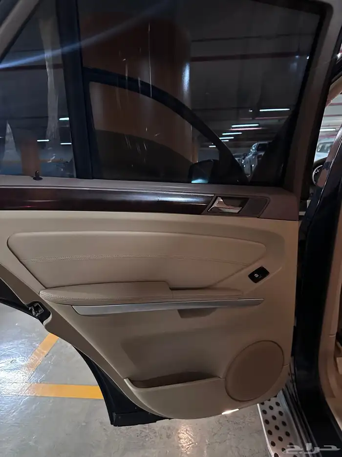 مرسيدس بنز ML350 موديل 2011 لون مميز وانيق 11