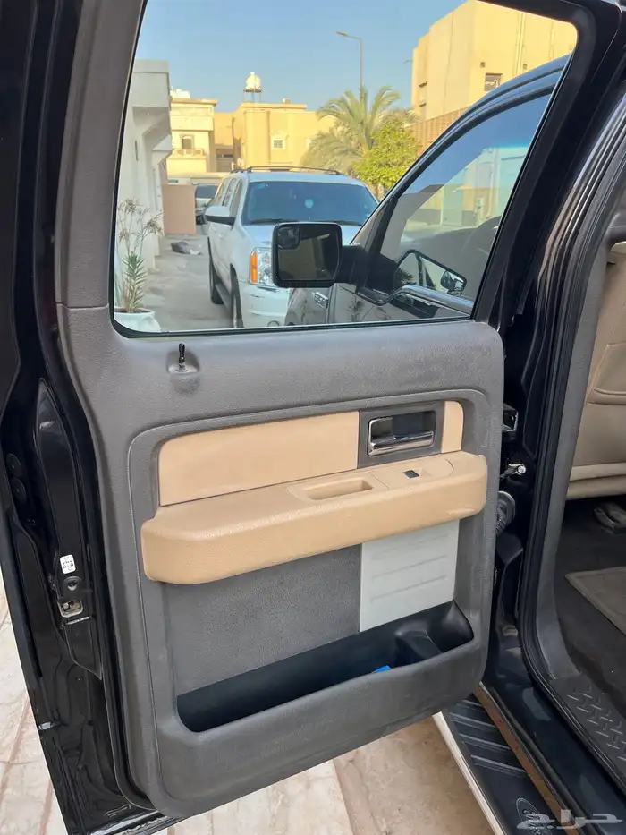 للبيع وانيت فورد اف f150 موديل 2014 غمارتين 13