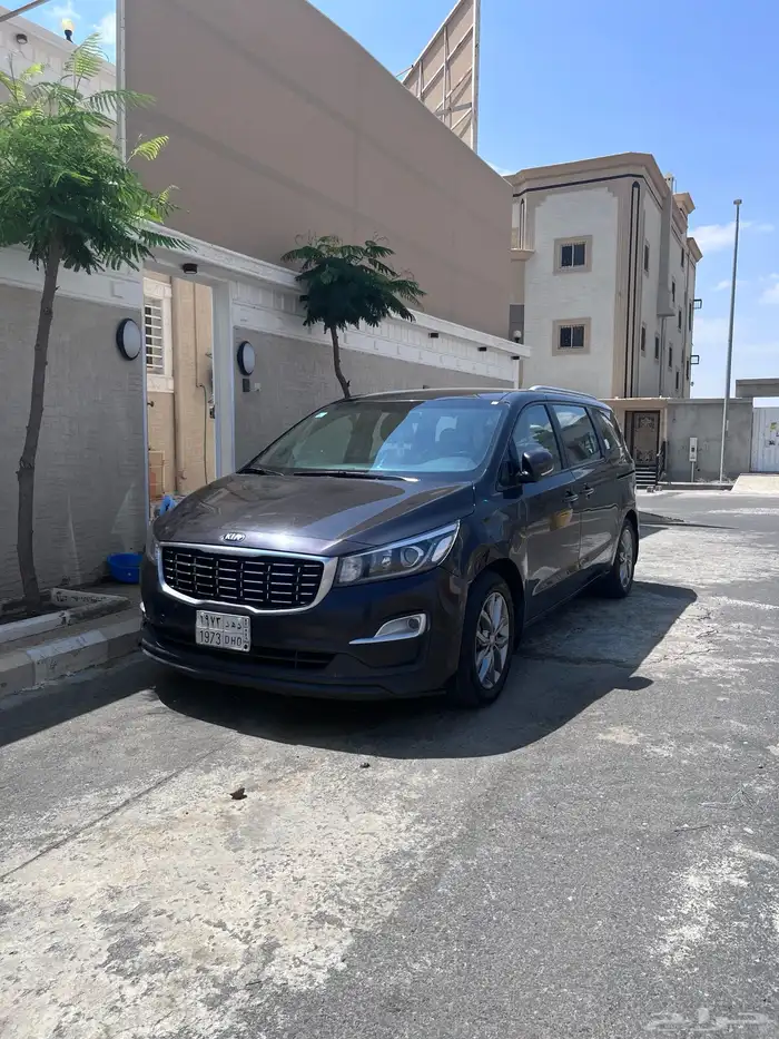 كيا قراندكرنفال نظيف 0