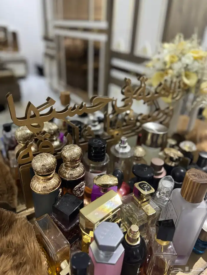 استاند عطور او مكياج 0