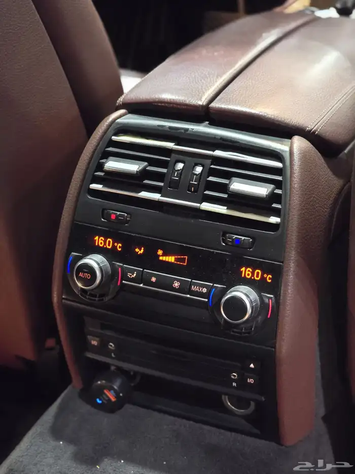 بي ام دبليو 750Li موديل 2012 بحالة ممتازة 9