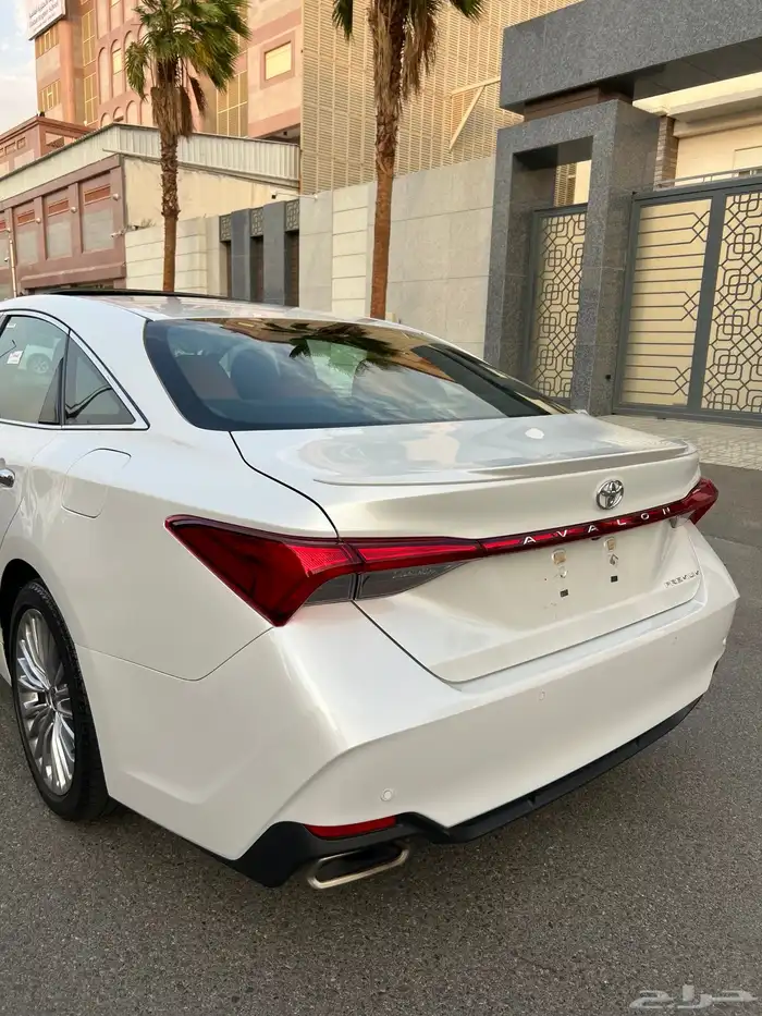 للبيع افالون 2022 بريميوم شبه الجديده 15