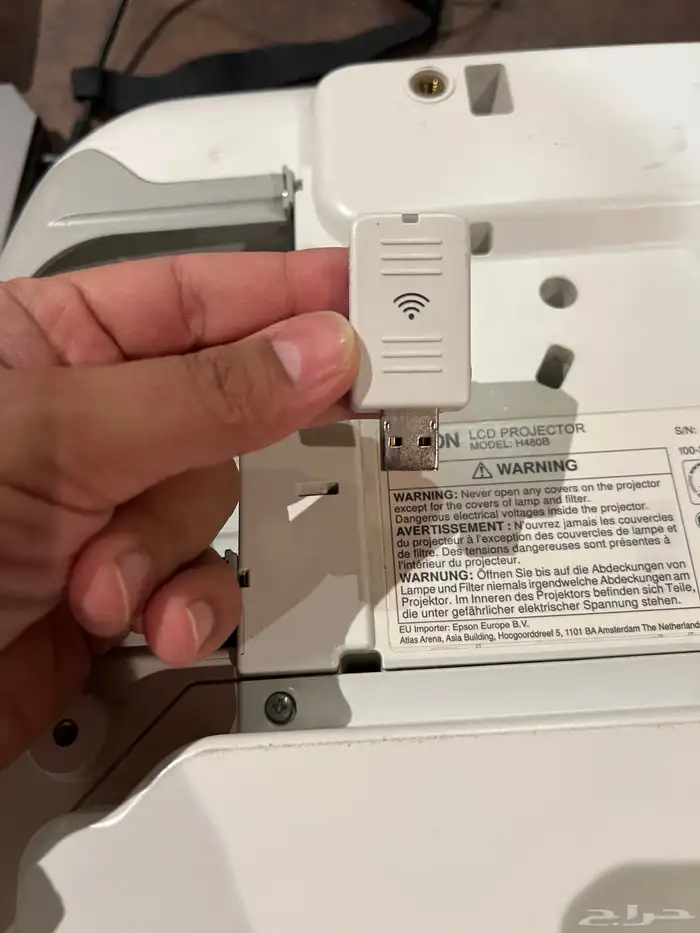 بروجكتر ابسون تفاعلي واي فاي بحالة ممتازة 4