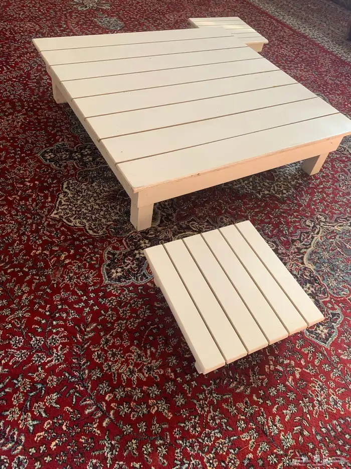 طاوله ارضيه مع اثنين خدمه للبيع 1