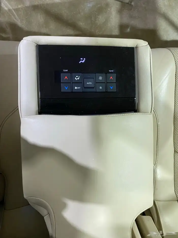 لكزس LX 570 المديل 2018 العدد 201 الف 17