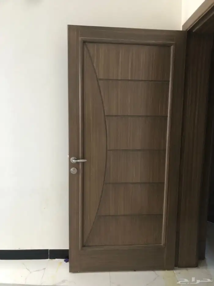 باب خشبي تصميم حديث البيع عالسوم 1