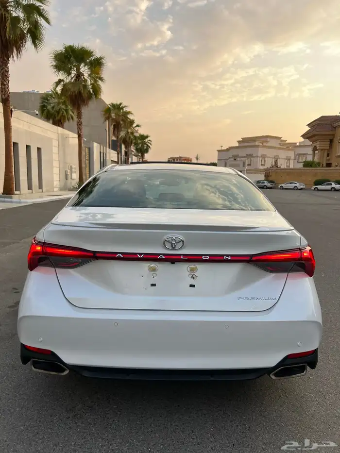 للبيع افالون 2022 بريميوم شبه الجديده 17