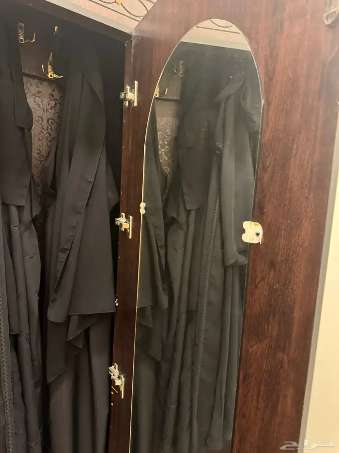 دولاب عبايات 2