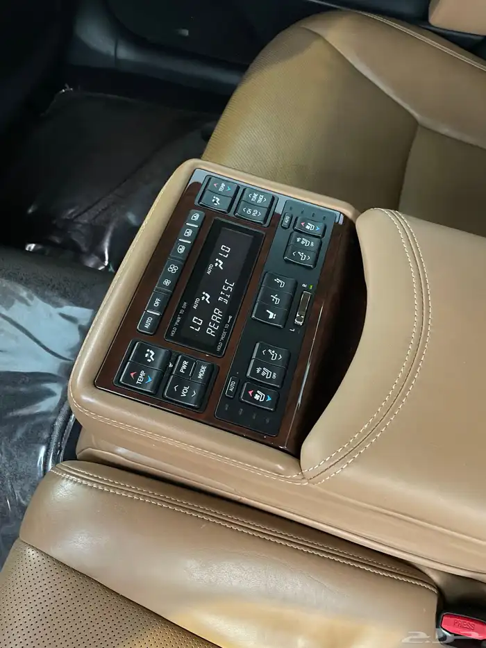 لكزس  LS460 2016 بريمي لارج فل كامل للبيع 23