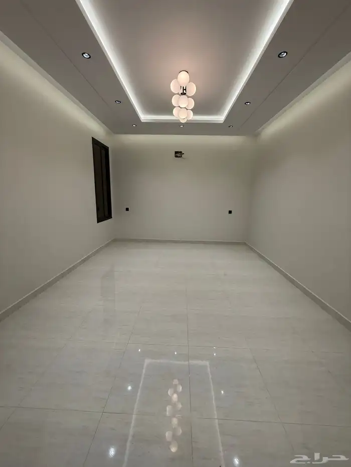 للبيع روف بملحق علوي ومشب احد رفيده 10