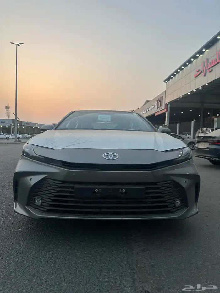تويوتا كامري LE هايبرد ماكينه 2.5 موديل 2025 1