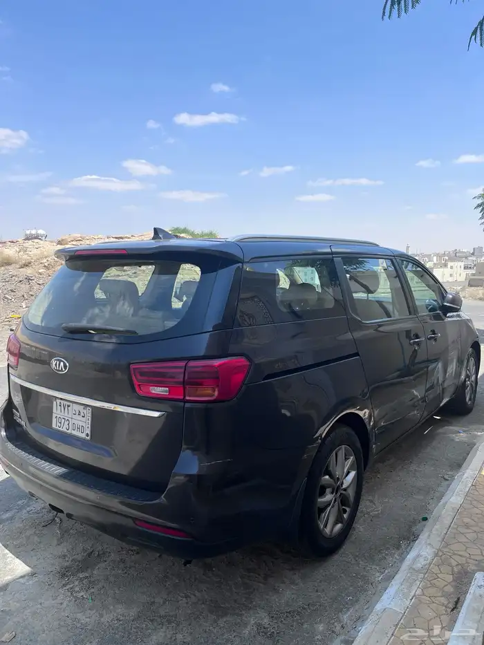 كيا قراندكرنفال نظيف 4