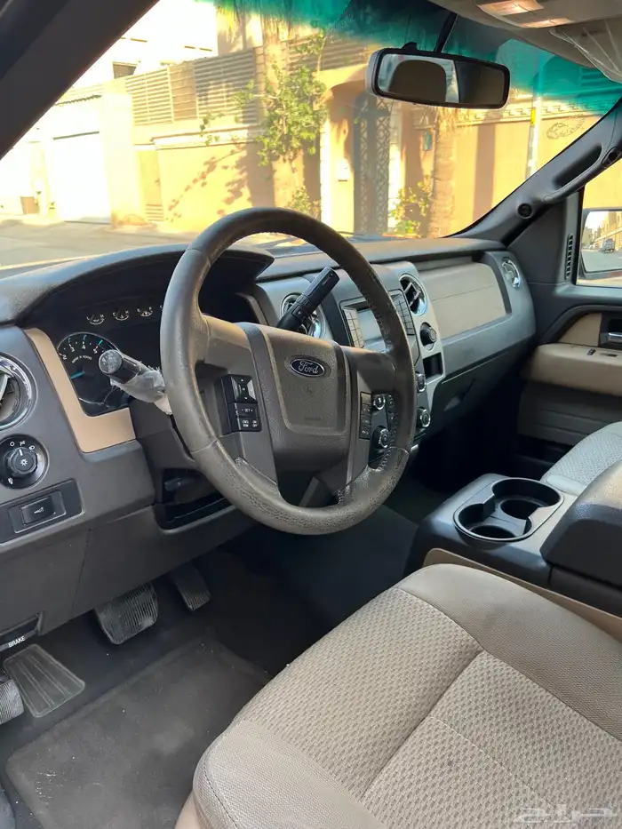 للبيع وانيت فورد اف f150 موديل 2014 غمارتين 8