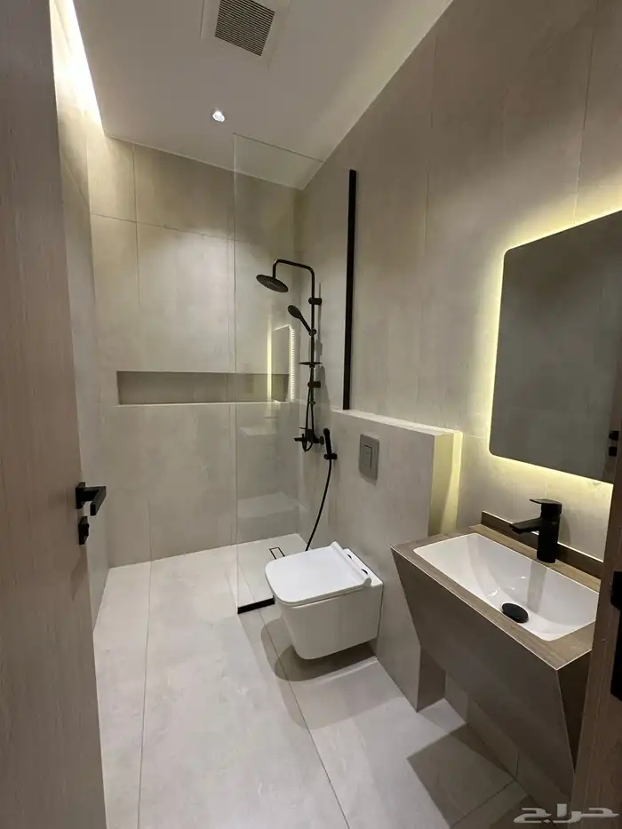 للبيع شقق فاخره في جده حي النزهة 14