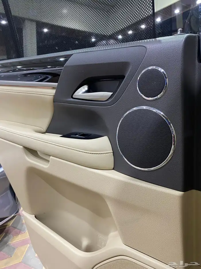 لكزس LX 570 المديل 2018 العدد 201 الف 16