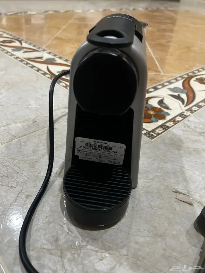 للبيع مكينة قهوة من نوع نيسبريسو 2