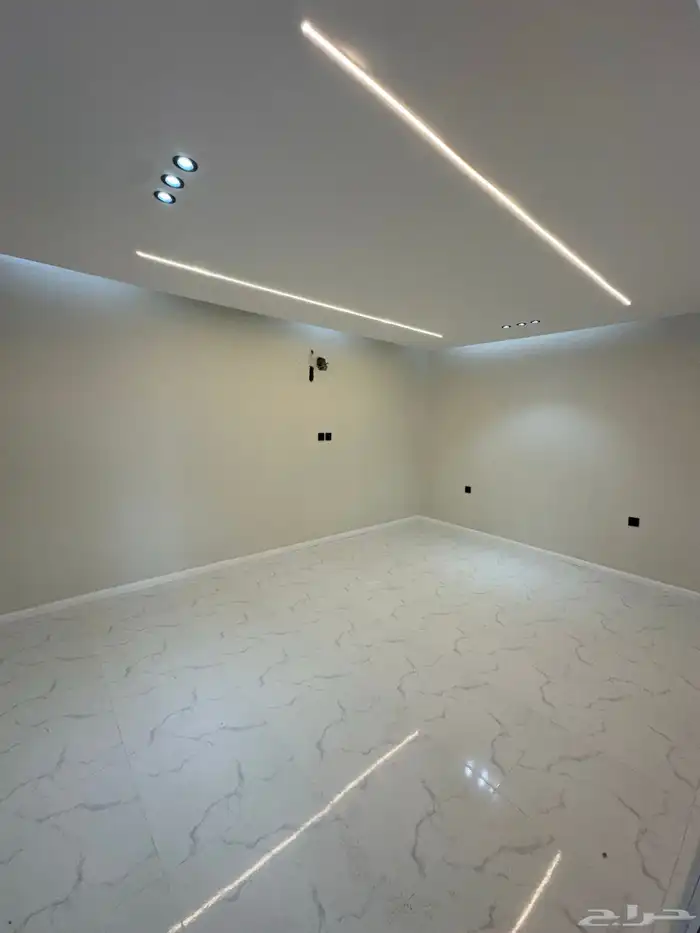 فله للبيع بالدمام حي الضاحيه الثاني 18