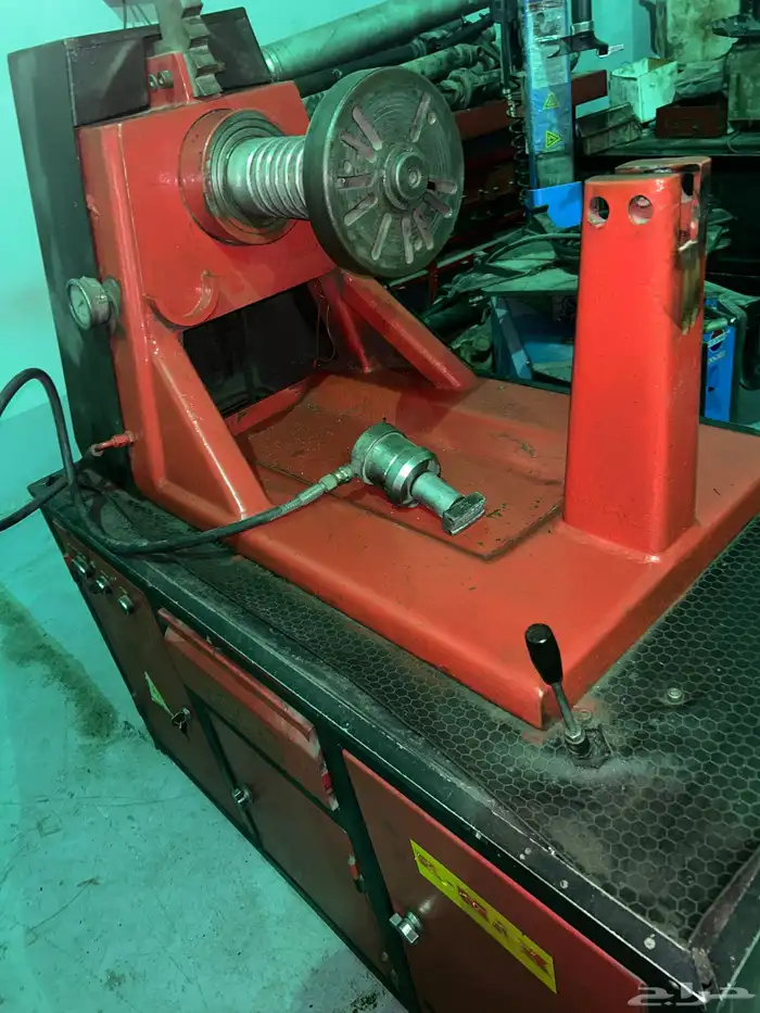 للبيع ماكينة تعديل جنوط هيدروليك - صناعة إيطالية 3