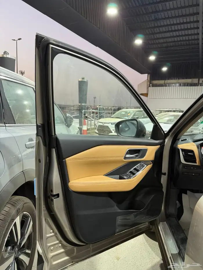 نيسان اكستريل SL اعلى فئة دبل دفع رباعي 2025 كاش وتقسيط 4