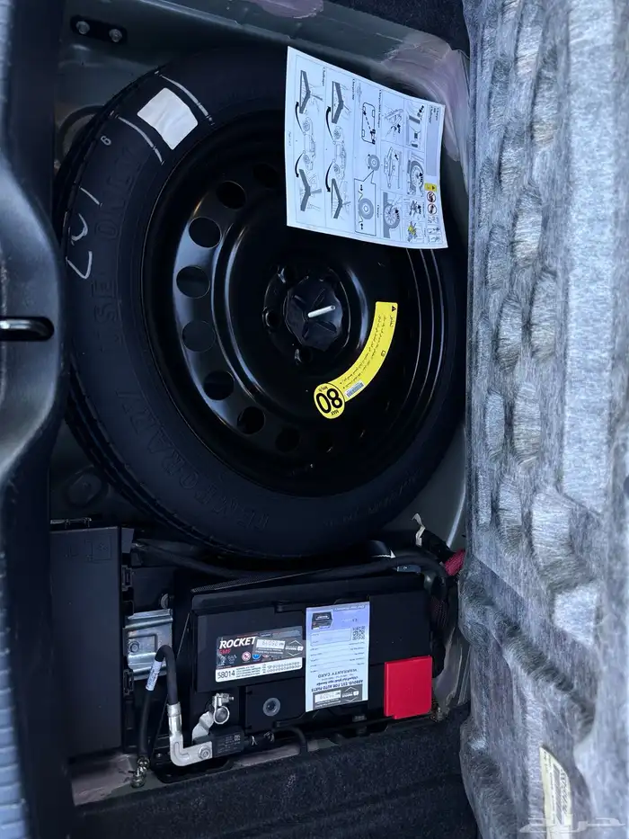 للبيع كرايسلر موديل 2021 V8 5.7 16
