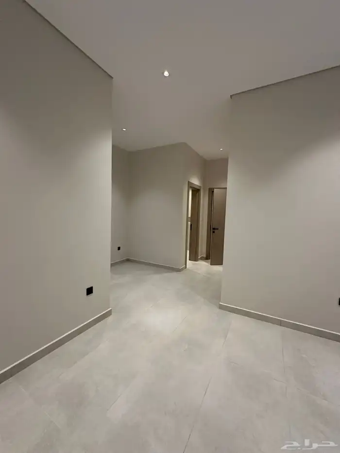 للبيع شقق فاخره في جده حي النزهة 12