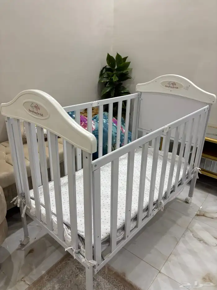 سرير اطفال جديد ونظيف 3