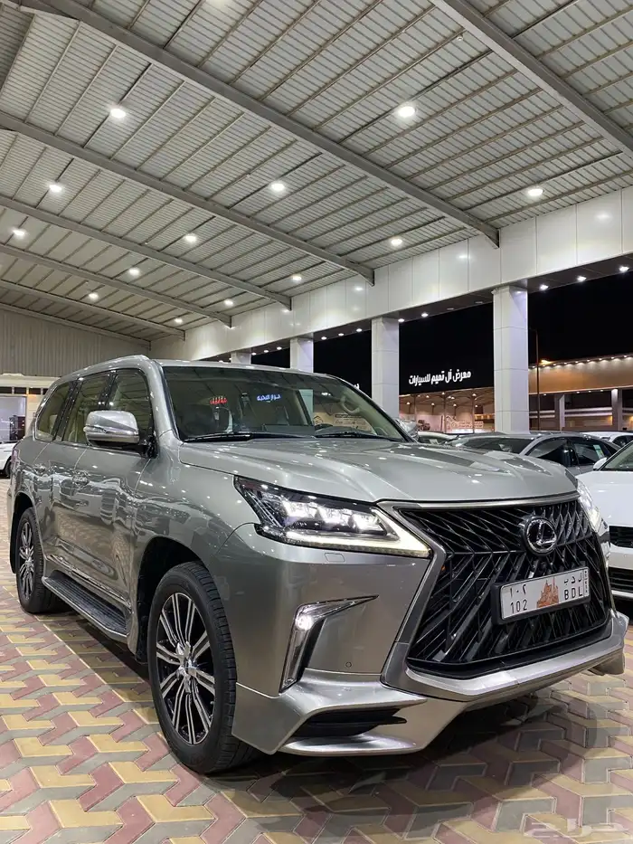 لكزس LX 570 المديل 2018 العدد 201 الف 0